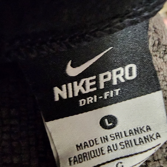 Nike Pro pullover - Picture 5 of 7